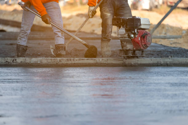 Best Custom Concrete Contractor  in Kewaunee, WI